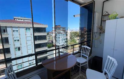 ATAKENT MAHALLESİNDE TRAMVAYA 2 DK SATILIK GENİŞ 1+1 DAİRE