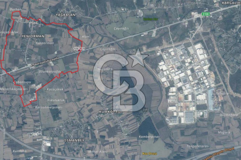 SAKARYA AKYAZI ORMANŞEVKİYE KÖYÜNDE SATILIK E-5 CEPHELİ  ARAZİ!