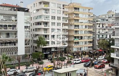 Alsancak Şair Eşref Bulvarı'nda Satılık Ferah 3+1 Daire