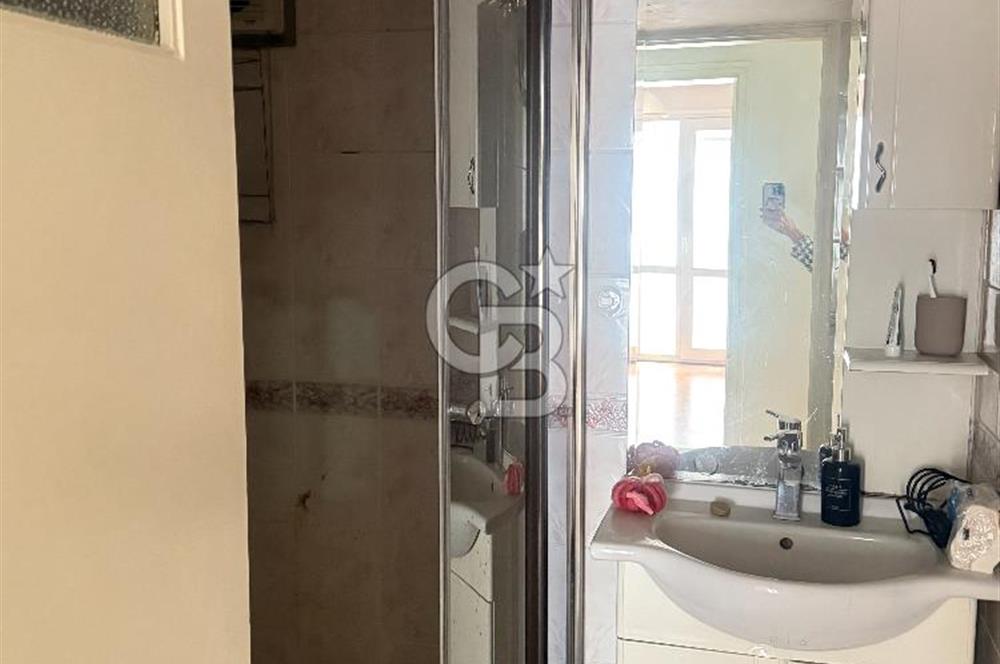 Alsancak Şair Eşref Bulvarı'nda Satılık Ferah 3+1 Daire