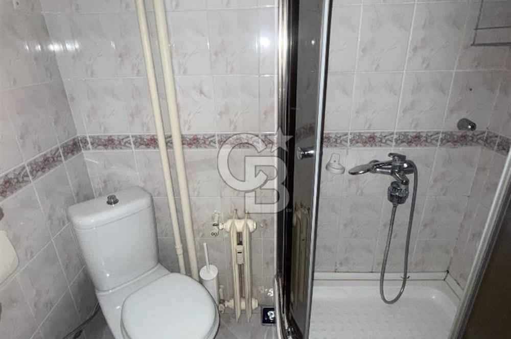 Alsancak Şair Eşref Bulvarı'nda Satılık Ferah 3+1 Daire