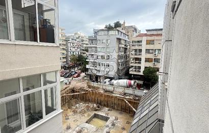 Alsancak Şair Eşref Bulvarı'nda Satılık Ferah 3+1 Daire