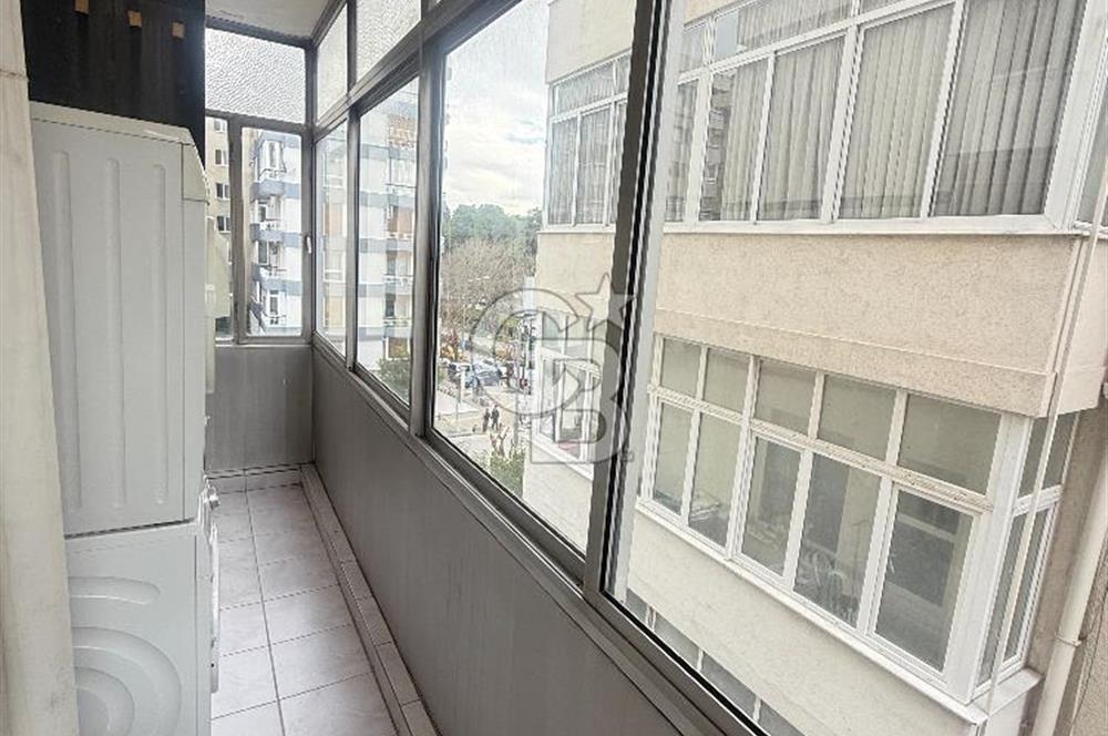Alsancak Şair Eşref Bulvarı'nda Satılık Ferah 3+1 Daire