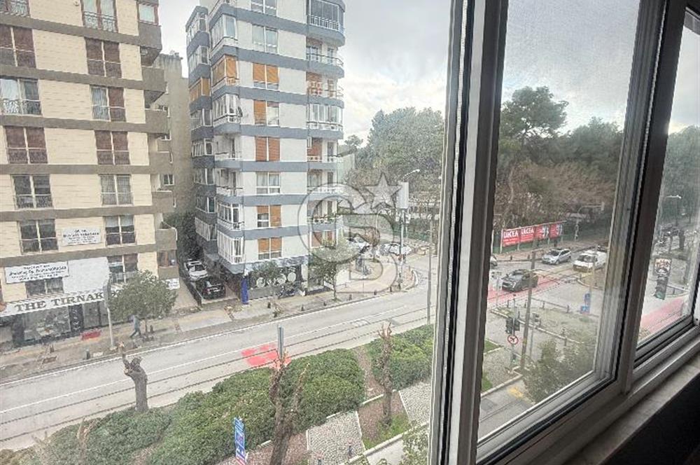 Alsancak Şair Eşref Bulvarı'nda Satılık Ferah 3+1 Daire