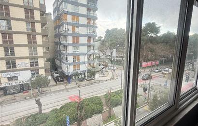 Alsancak Şair Eşref Bulvarı'nda Satılık Ferah 3+1 Daire