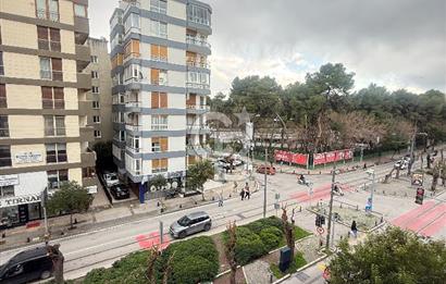 Alsancak Şair Eşref Bulvarı'nda Satılık Ferah 3+1 Daire