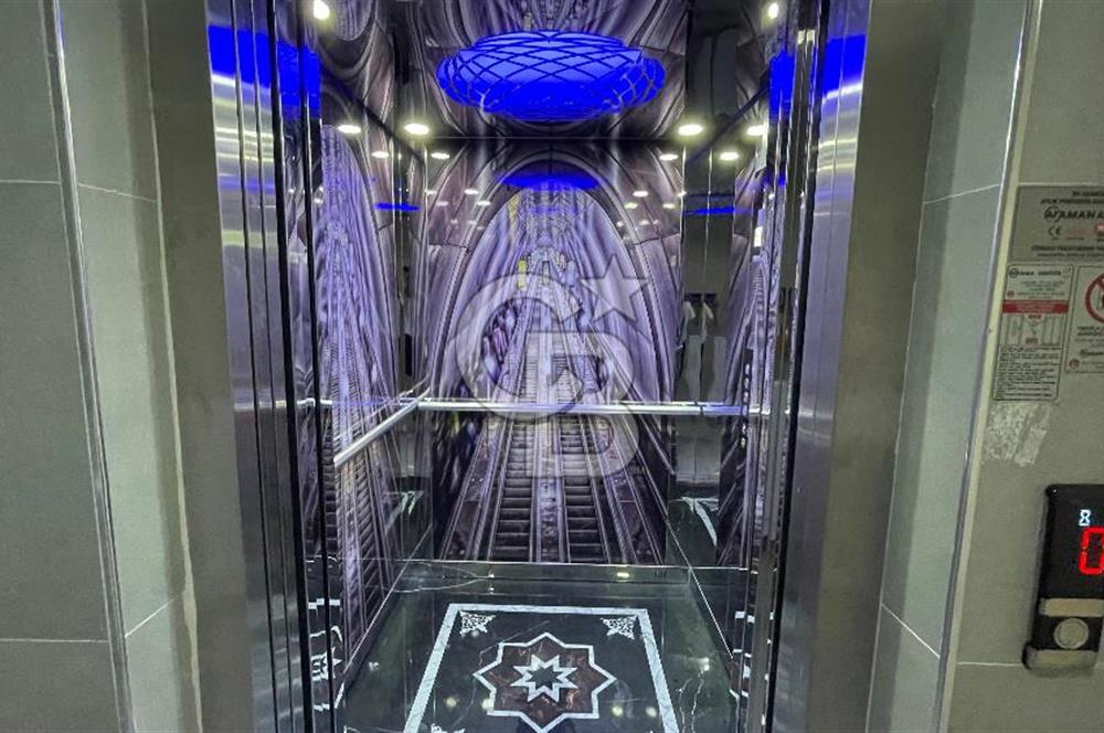 ATAKENT MAHALLESİNDE TRAMVAYA 2 DK SATILIK GENİŞ 1+1 DAİRE