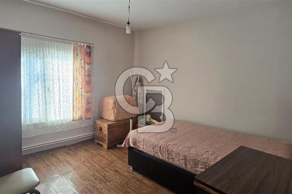 TERMAL AKKÖY KÖYİÇİ'NDE 1.649 m² ARAZİ İÇİNDE YAŞAMAYA HAZIR, BAKIMLI KÖY EVİ!