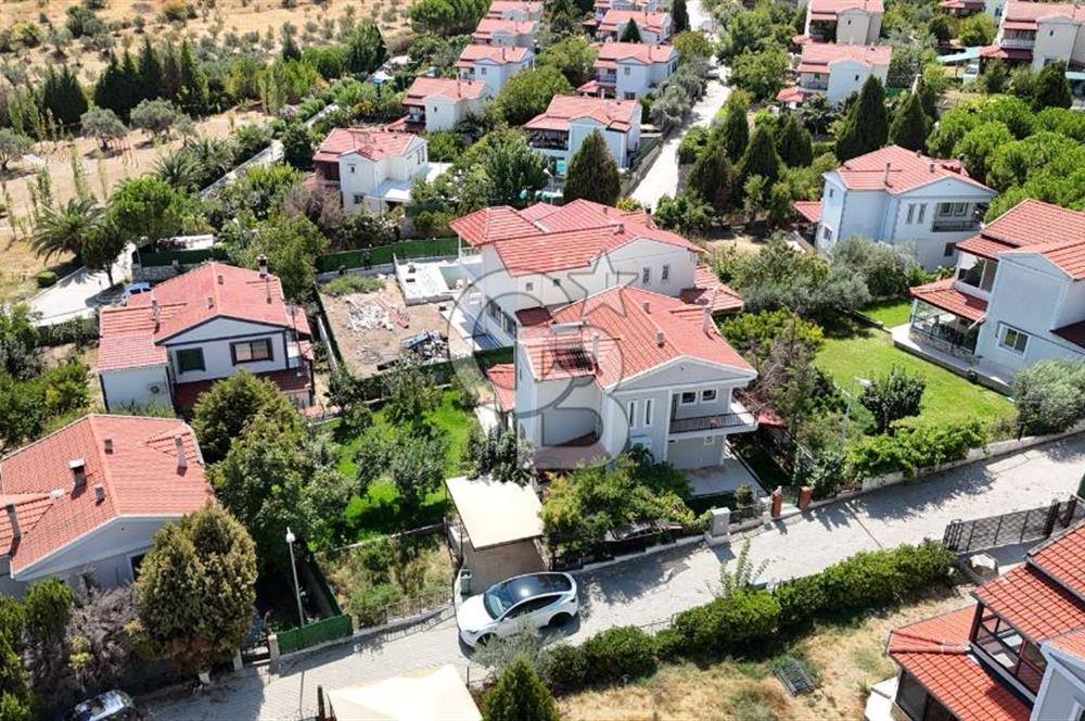 Kemalpaşa Yukarı kızılca Arkent sitesinde Satılık Villa