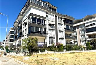 AKÇAY İKİZÇAY'DA,SİTE İÇİNDE,AYRI MUTFAKLI,ASANSÖRLÜ 3+1 DAİRE