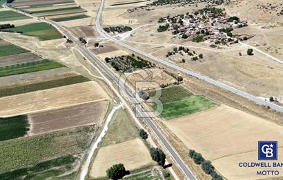 Dinar Yaka Köyü’nde Ana Yol ve Tren Yolu Yakınında Satılık Tarla
