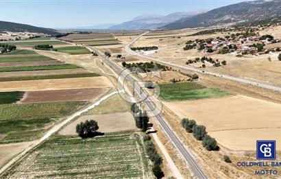 Dinar Yaka Köyü’nde Ana Yol ve Tren Yolu Yakınında Satılık Tarla