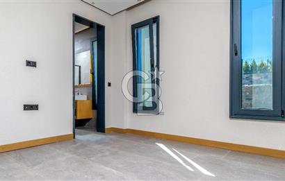 Urla İçmeler Ourland Tek Kat Yatay Mimari Havuzlu Lüks Villa
