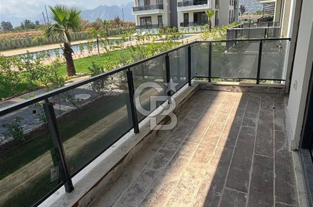 ANTALYA DÖŞEMEALTI SİTE İÇİNDE HAVUZLU ASANSÖRLÜ EBEVEYN BANYOLU 3+1 LÜKS DAİRE