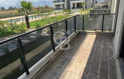 ANTALYA DÖŞEMEALTI SİTE İÇİNDE HAVUZLU ASANSÖRLÜ EBEVEYN BANYOLU 3+1 LÜKS DAİRE
