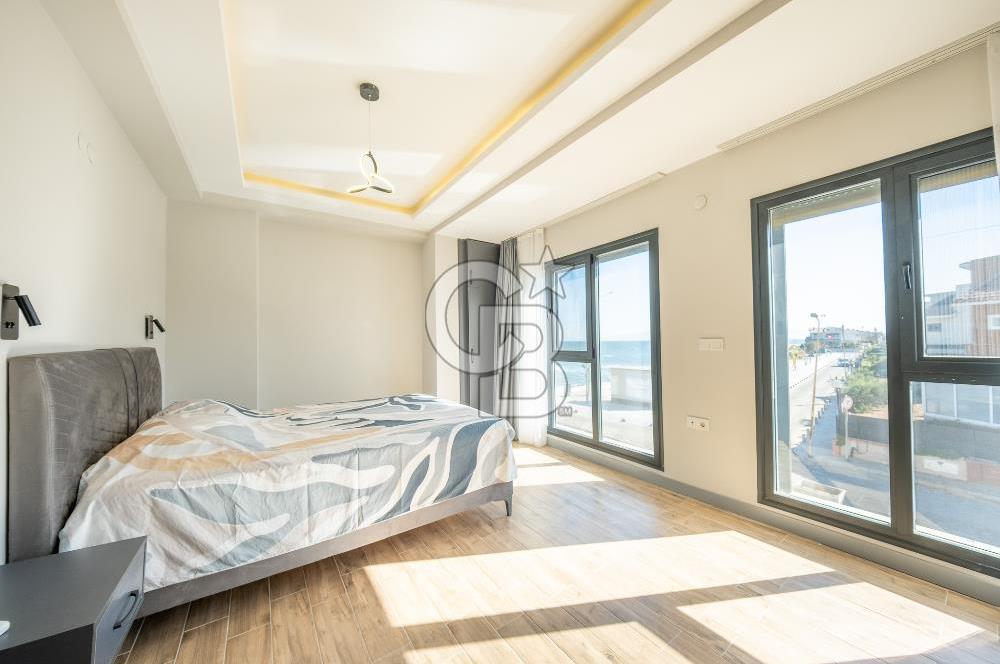 URLA ÇAMLIÇAY'DA DENİZE 50 MT EŞYALI KİRALIK VİLLA