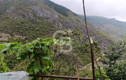 MAÇKA KIRANTAŞ'TA İÇİNDE EV OLAN 6900 M2 "UYGUN" SATILIK ARAZİ