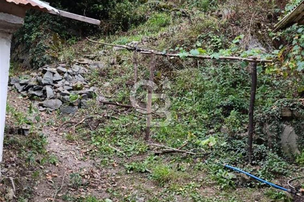 MAÇKA KIRANTAŞ'TA İÇİNDE EV OLAN 6900 M2 "UYGUN" SATILIK ARAZİ