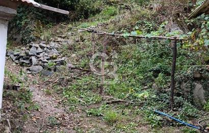 MAÇKA KIRANTAŞ'TA İÇİNDE EV OLAN 6900 M2 "UYGUN" SATILIK ARAZİ