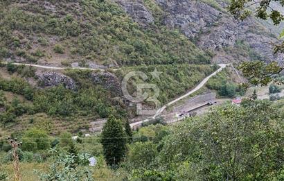 MAÇKA KIRANTAŞ'TA İÇİNDE EV OLAN 6900 M2 "UYGUN" SATILIK ARAZİ
