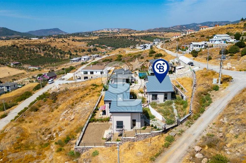 Foça Yenibağarası'nda Satılık 3+1 Loft Villa