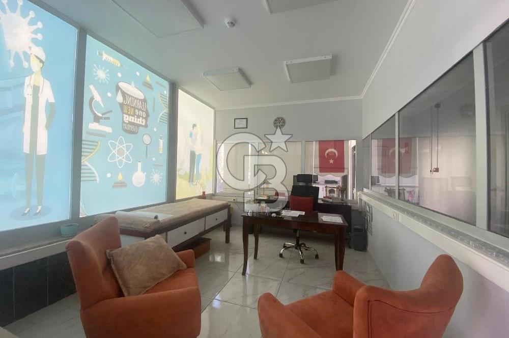 MENEMEN MERKEZDE KİRALIK İKİ CEPHELİ GENİŞ DÜKKAN