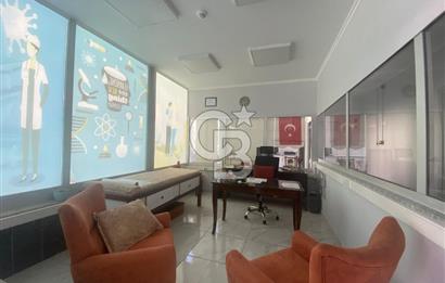 MENEMEN MERKEZDE KİRALIK İKİ CEPHELİ GENİŞ DÜKKAN
