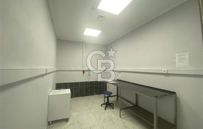 MENEMEN MERKEZDE KİRALIK İKİ CEPHELİ GENİŞ DÜKKAN