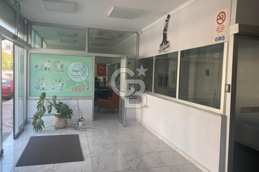 Menemen'de Satılık 430 m2 Cadde Üzeri Köşe Dükkan