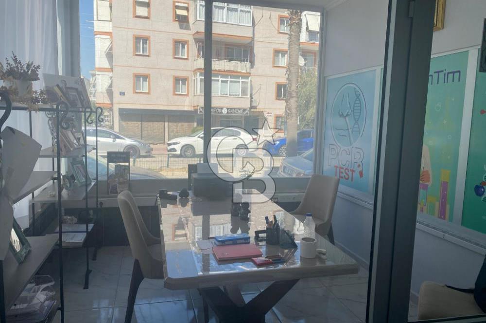 Menemen'de Satılık 430 m2 Cadde Üzeri Köşe Dükkan
