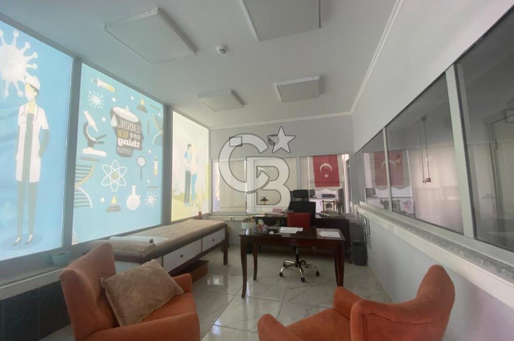 Menemen'de Satılık 430 m2 Cadde Üzeri Köşe Dükkan