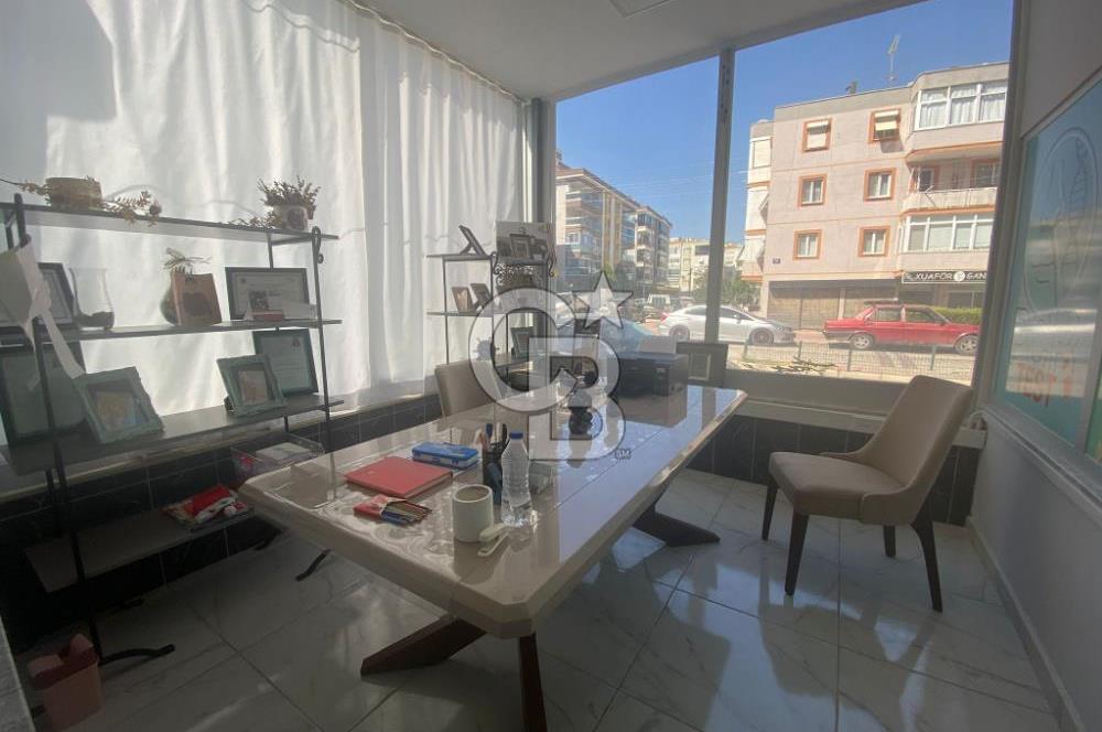 Menemen'de Satılık 430 m2 Cadde Üzeri Köşe Dükkan