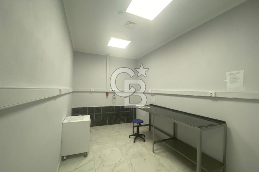 Menemen'de Satılık 430 m2 Cadde Üzeri Köşe Dükkan