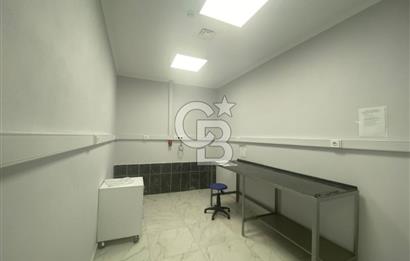 Menemen'de Satılık 430 m2 Cadde Üzeri Köşe Dükkan