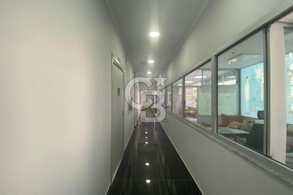 Menemen'de Satılık 430 m2 Cadde Üzeri Köşe Dükkan