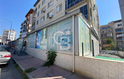 Menemen'de Satılık 430 m2 Cadde Üzeri Köşe Dükkan