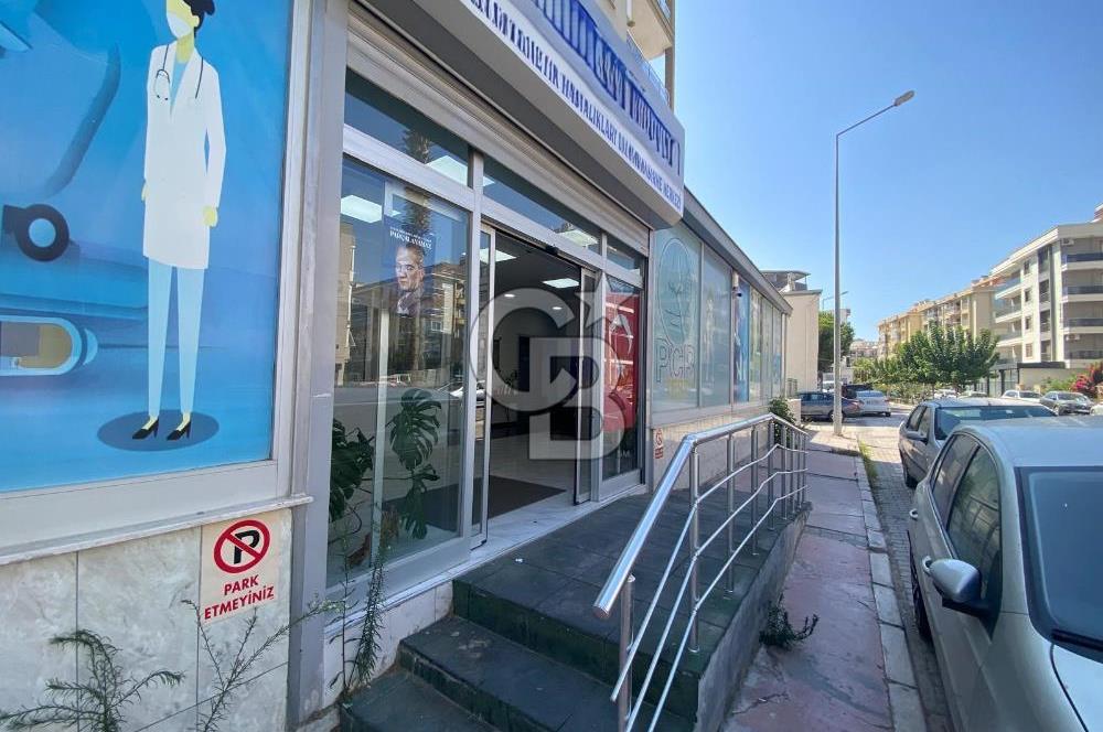 Menemen'de Satılık 430 m2 Cadde Üzeri Köşe Dükkan