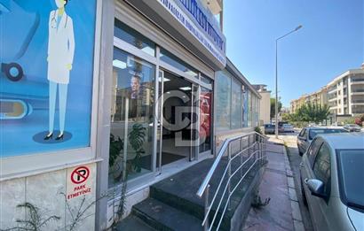 Menemen'de Satılık 430 m2 Cadde Üzeri Köşe Dükkan