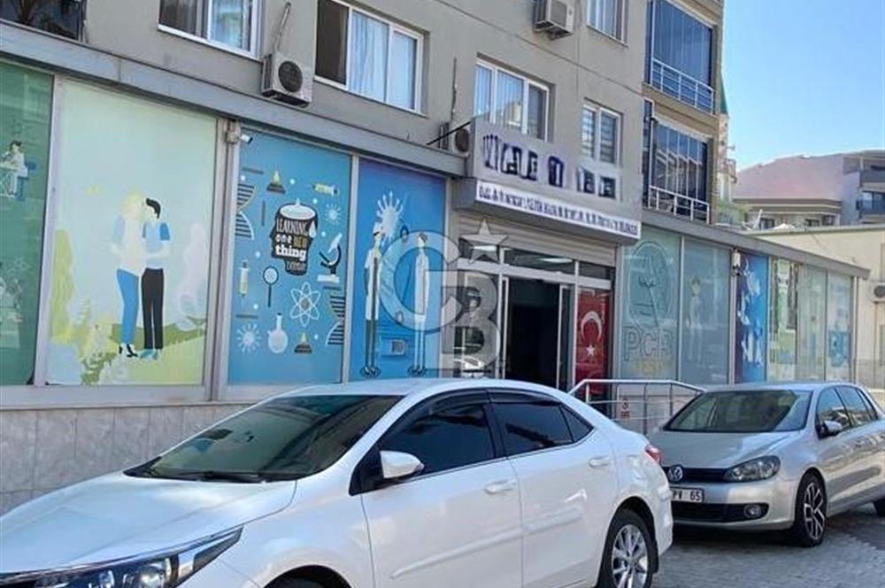 Menemen'de Satılık 430 m2 Cadde Üzeri Köşe Dükkan
