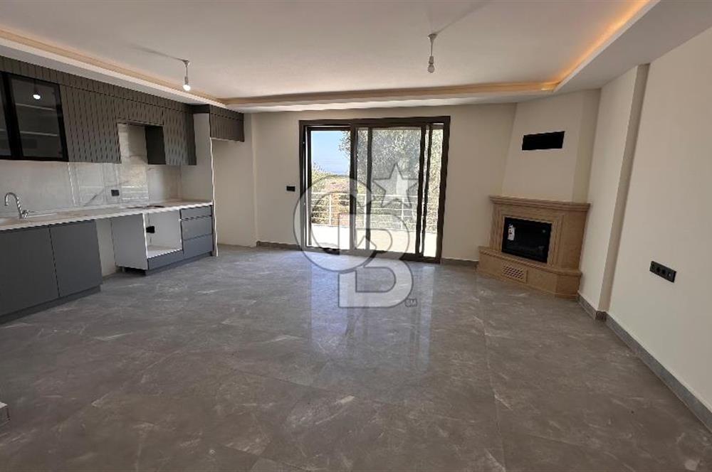 Karaburun Saip Mahallesi'nde Doğa ve Deniz Manzaralı Villa
