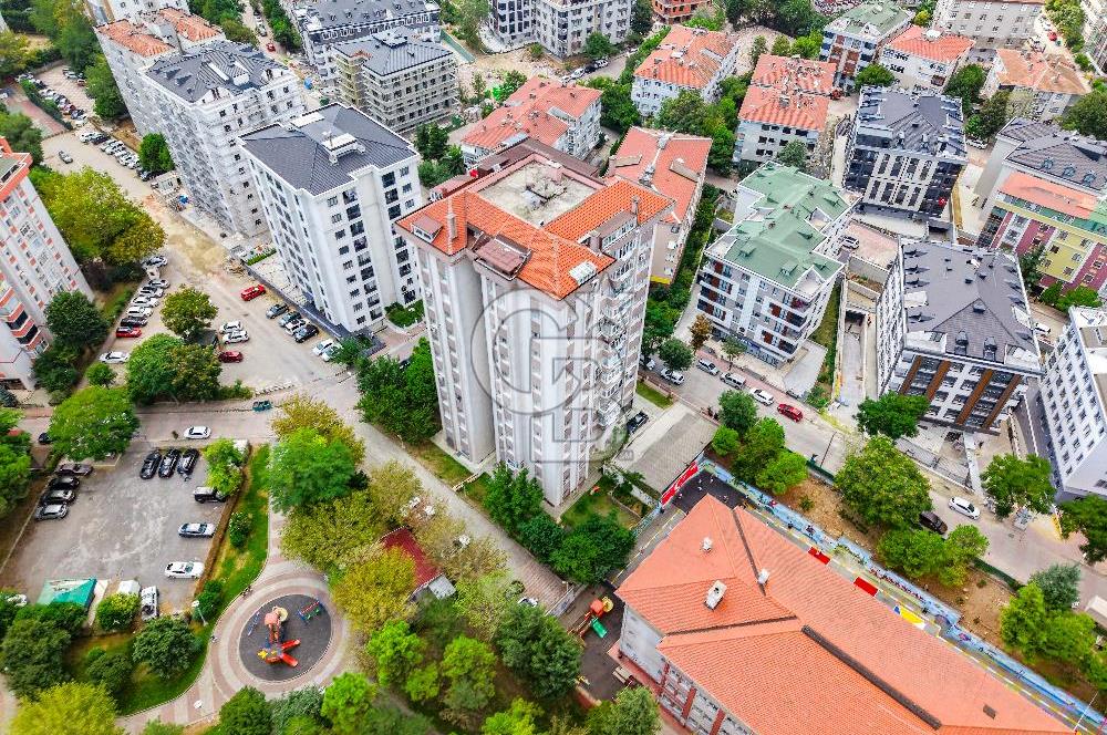 Bahçelievlerde Çift Cepheli, 220 m² Ferah 4+1 Satılık Daire