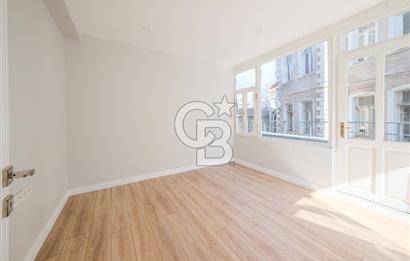 Köşe Konumda, Teraslı Tam Müstakil 3 Katlı Kiralık Bina