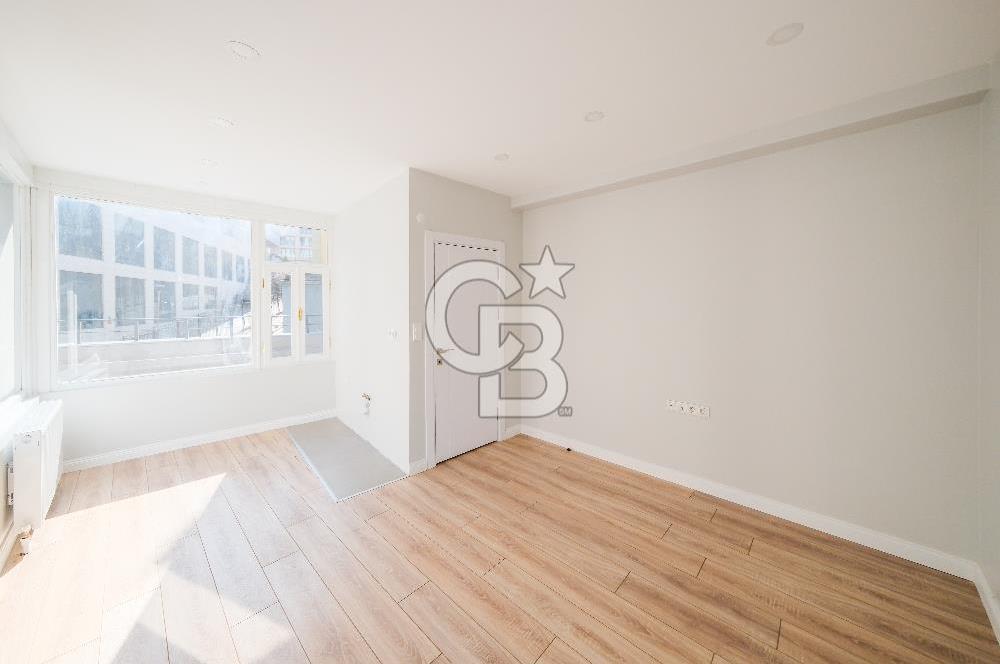 Köşe Konumda, Teraslı Tam Müstakil 3 Katlı Kiralık Bina