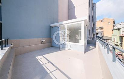 Köşe Konumda, Teraslı Tam Müstakil 3 Katlı Kiralık Bina