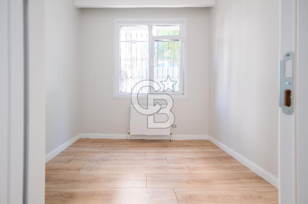 Köşe Konumda, Teraslı Tam Müstakil 3 Katlı Kiralık Bina