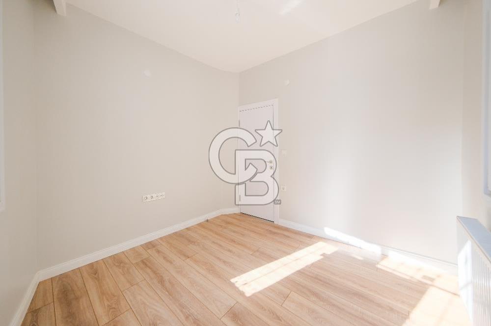 Köşe Konumda, Teraslı Tam Müstakil 3 Katlı Kiralık Bina