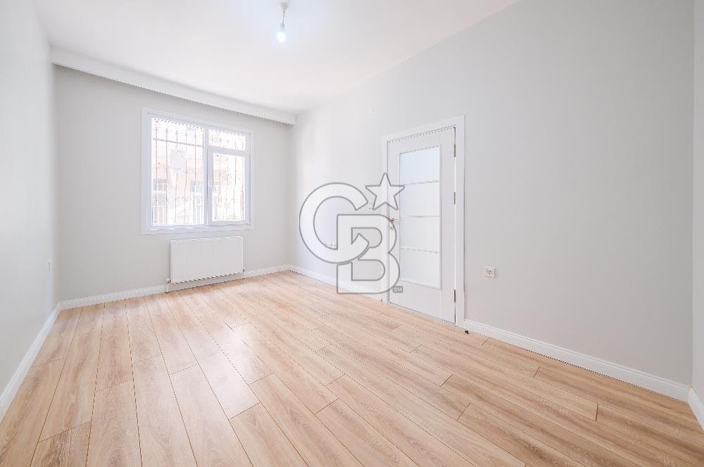 Köşe Konumda, Teraslı Tam Müstakil 3 Katlı Kiralık Bina