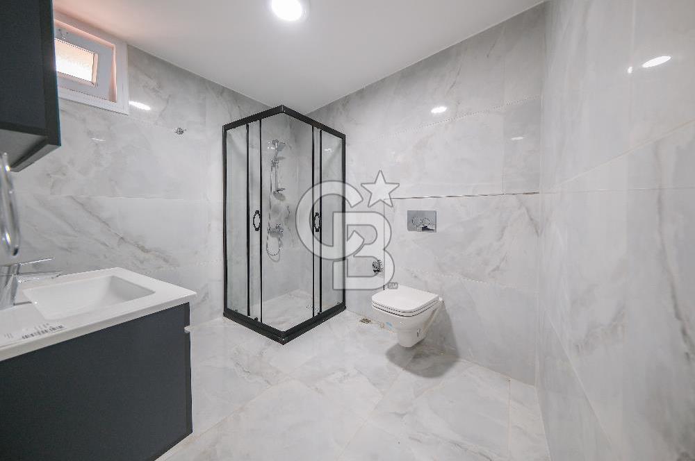 Köşe Konumda, Teraslı Tam Müstakil 3 Katlı Kiralık Bina