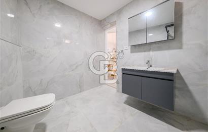 Köşe Konumda, Teraslı Tam Müstakil 3 Katlı Kiralık Bina