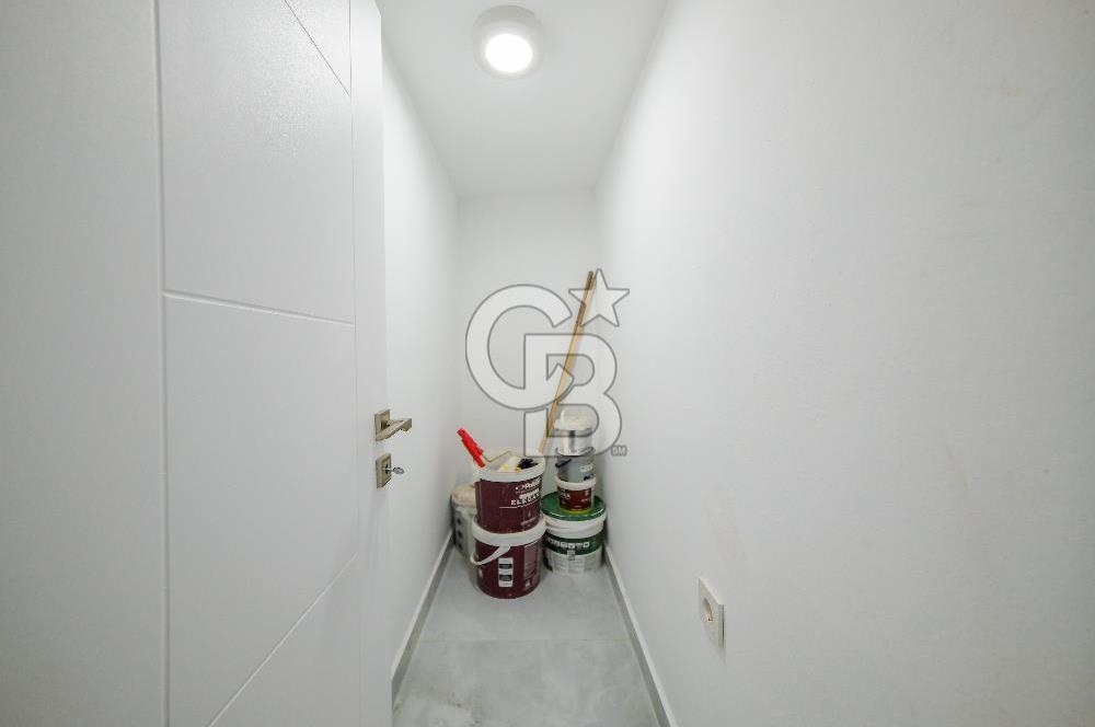 Köşe Konumda, Teraslı Tam Müstakil 3 Katlı Kiralık Bina